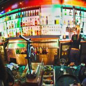 5 Reasons Hanging Out in a Bar is Great